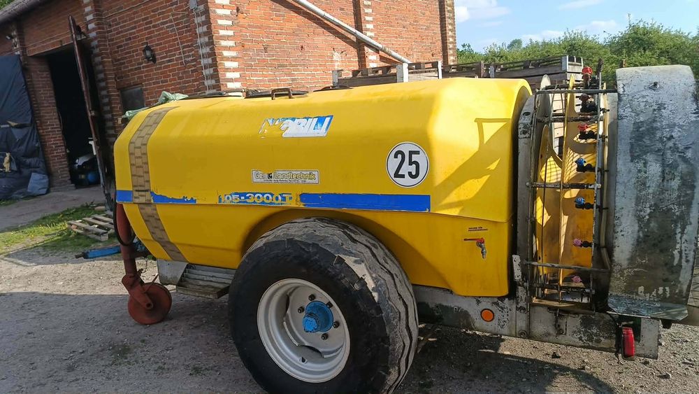 Opryskiwacz sadowniczy 3000 litrów do  chmielu do leszczyny