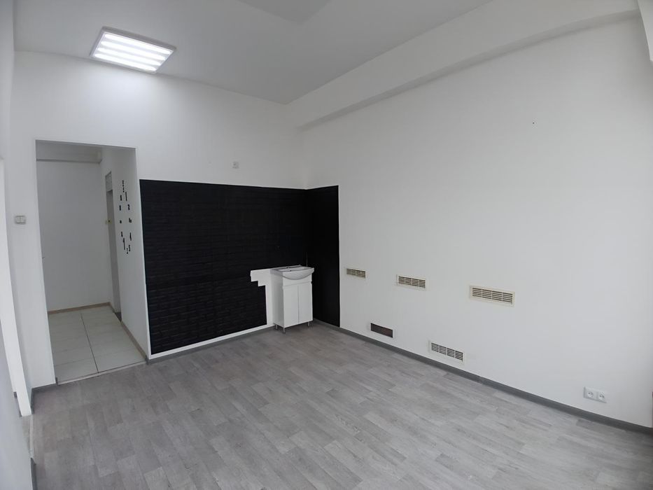 Офіс 49м2 до метро 5 хвилин