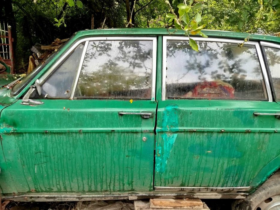 Автомобіль Volvo 144