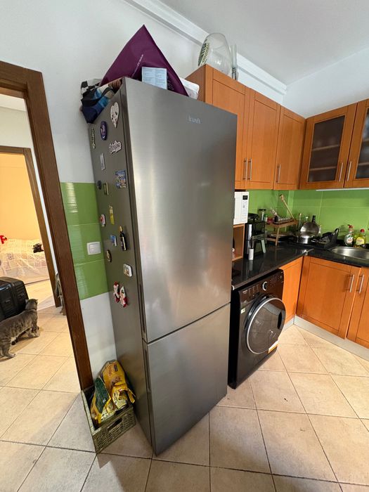 Vendo frigorífico kunft com um ano de uso