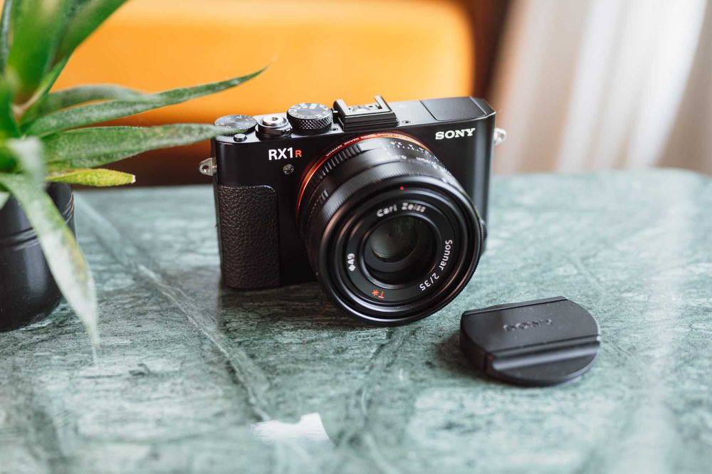 Sony RX1R II - Carl Zeiss Sonnar 35mm f/2.0
