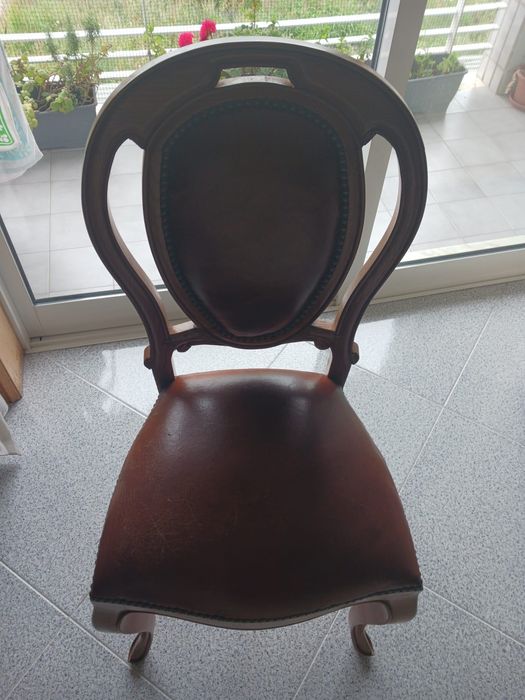 Mesa de madeira maciça