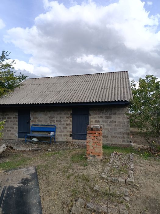 Продам 2 квартиру, меблі, техніка, автономне газове опалення,з гаражем
