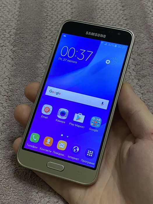 Телефон Samsung J3 (звонілка хороша)
