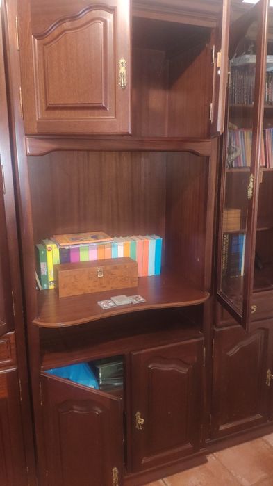 Móvel de sala 240 larg 207 alt