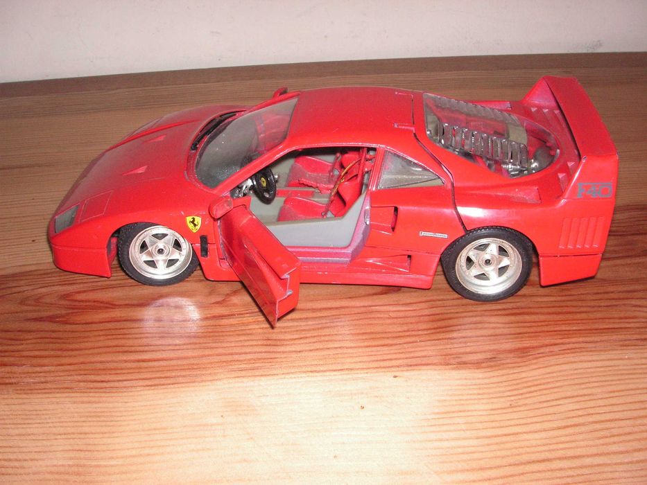 Burago - Ferrari F40 1:18 (1987)