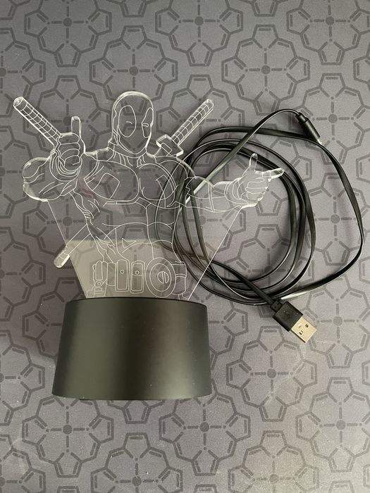 Кольоровий USB-нічник deadpool