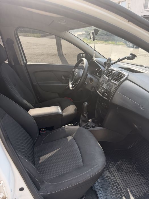Renault Logan 2019 • 1.0 MPI • Газ/бензин
