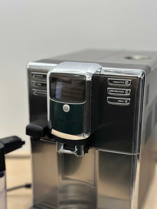 Кавомашина кофемашина Phillips гарний стан в рабочем состоянии