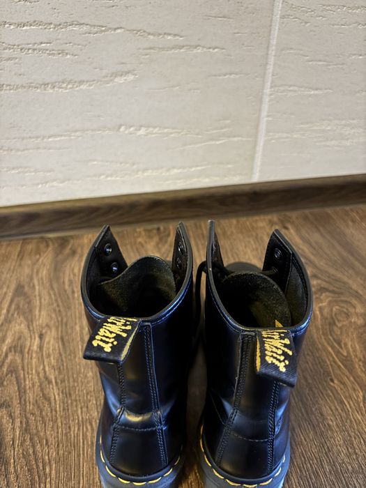 Жіночі класичні черевики Dr. Martens 1460.