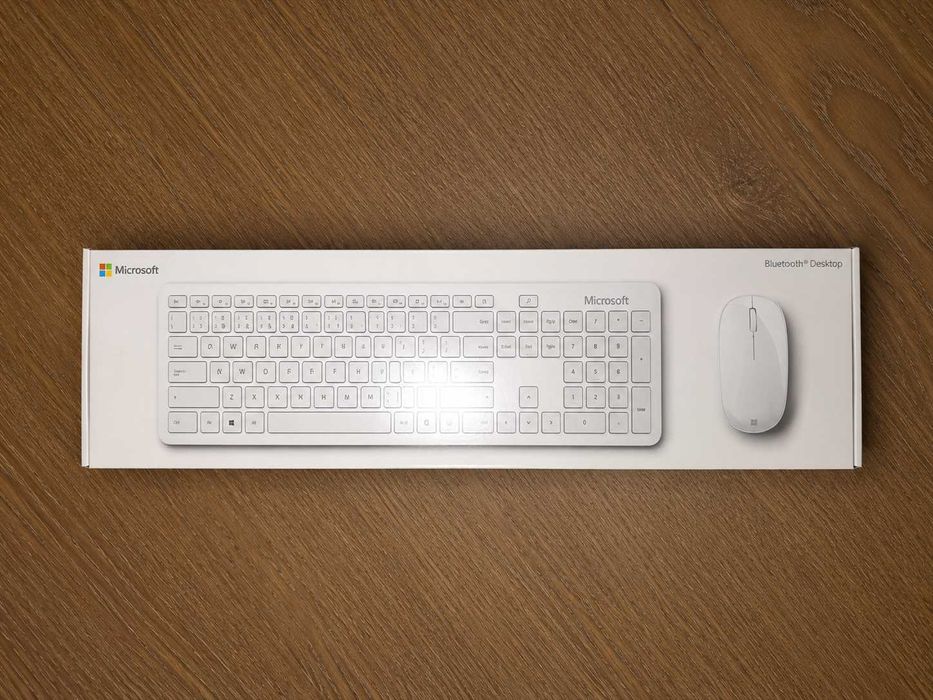 Microsoft Bluetooth Desktop - Conjunto de Teclado e Rato Sem Fios