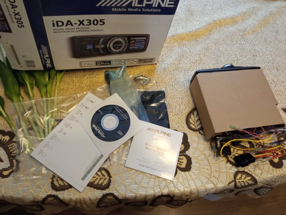 Radioodtwarzacz Alpine USB AUX IDA-X305