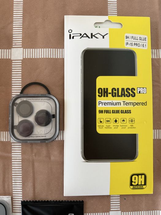 iPhone 15 Pro захисне скло, чохли