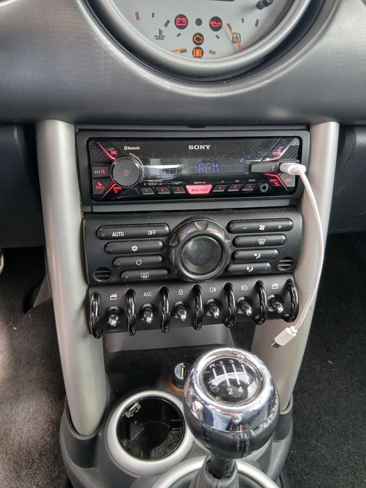 Vendo mini cooper s de 2004 só  com 142000 kms