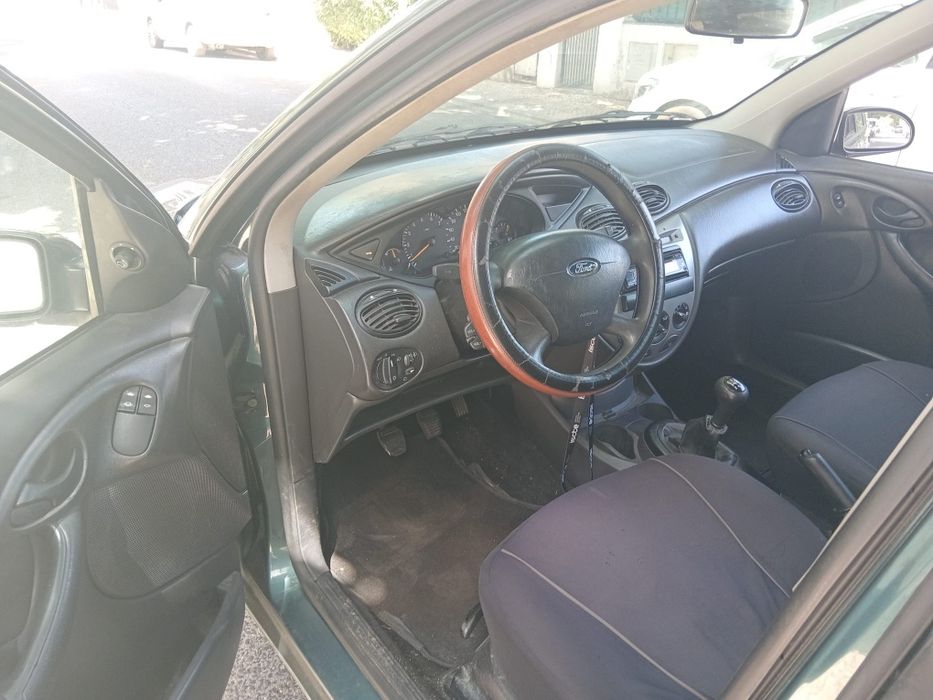 Ford Focus gasolina impecável