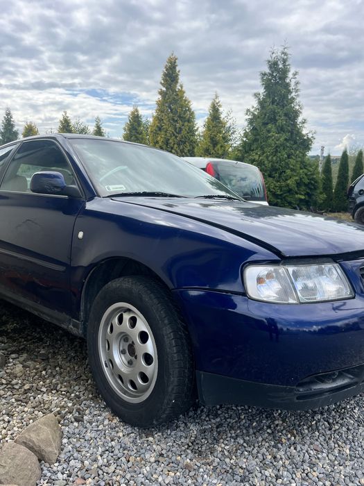 Na części Audi A3 8L 1.9 TDI LZ5K-,maska,lampy,drzwi,fotele,inne