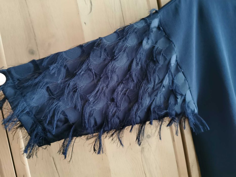 Bluzka H&M z pierzastymi rękawami