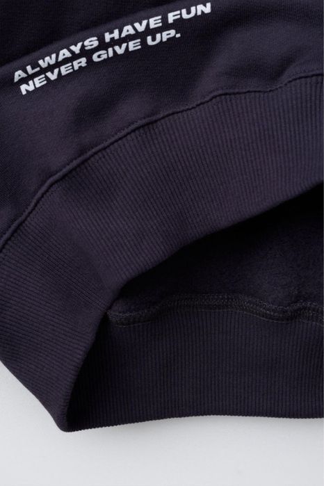 Світшот бренду zara