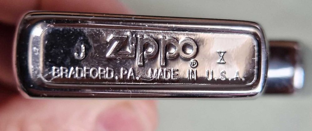 Isqueiro Zippo prateado