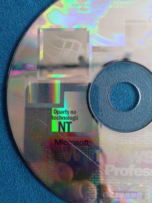 Używana płyta instalacyjna systemu Windows 2000 Professional