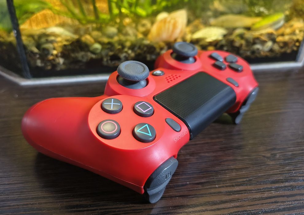 Dualshock 4 для PS4 (magma red)
