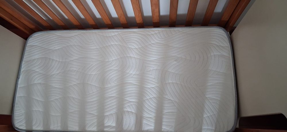 Berço com colchão