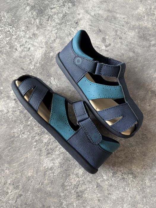 (28.5 р) Дитячі шкіряні сандалії Ugg Kylo, Оригінал , Устілка 18 см