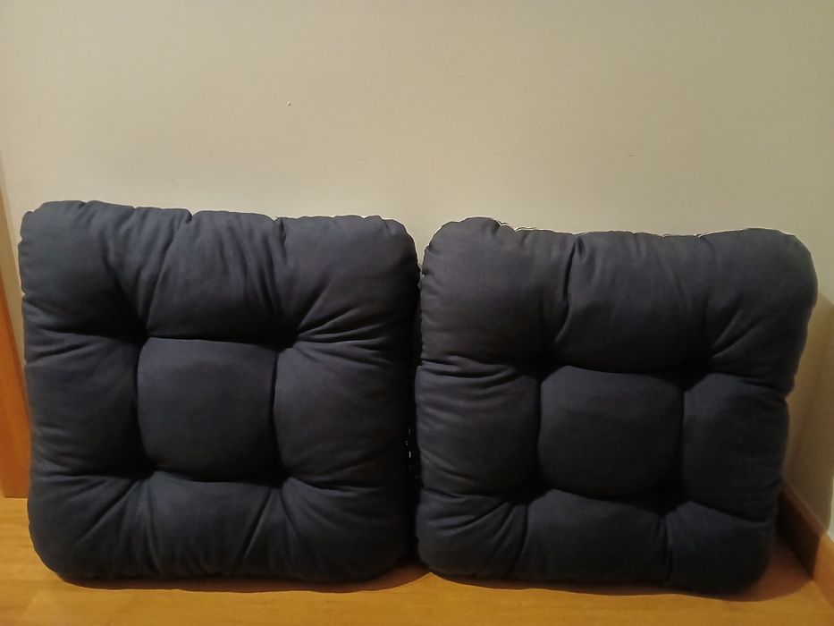 Almofadas grandes e resistentes