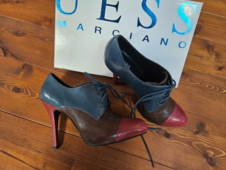 Czółenka GUESS 38