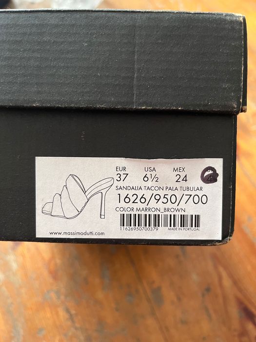 Klapki mule skórzane Massimo Dutti