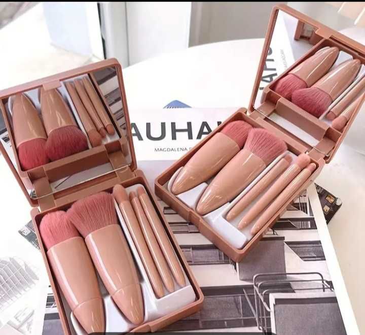 Набор кистей для макияжа