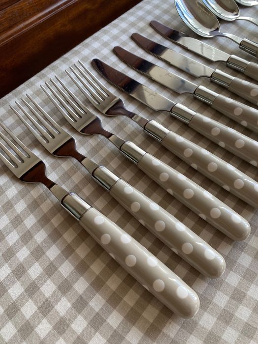 16-Piece GREENGATE Flatware Set64751284569602122