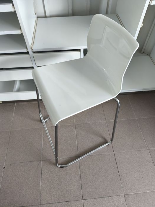 Banco Alto Design Branco – Como Novo