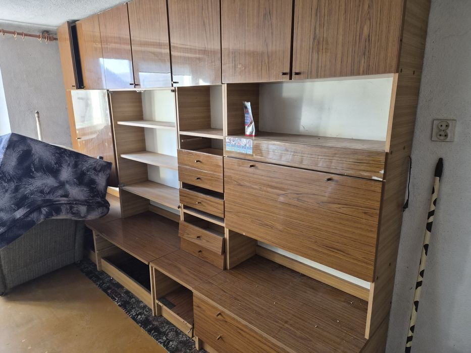 Stare stoły, meblościanki i kanapa ZA DARMO