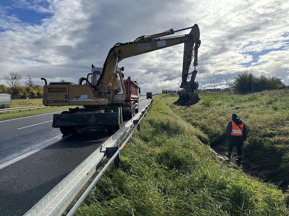 Uslugi koparką kołową