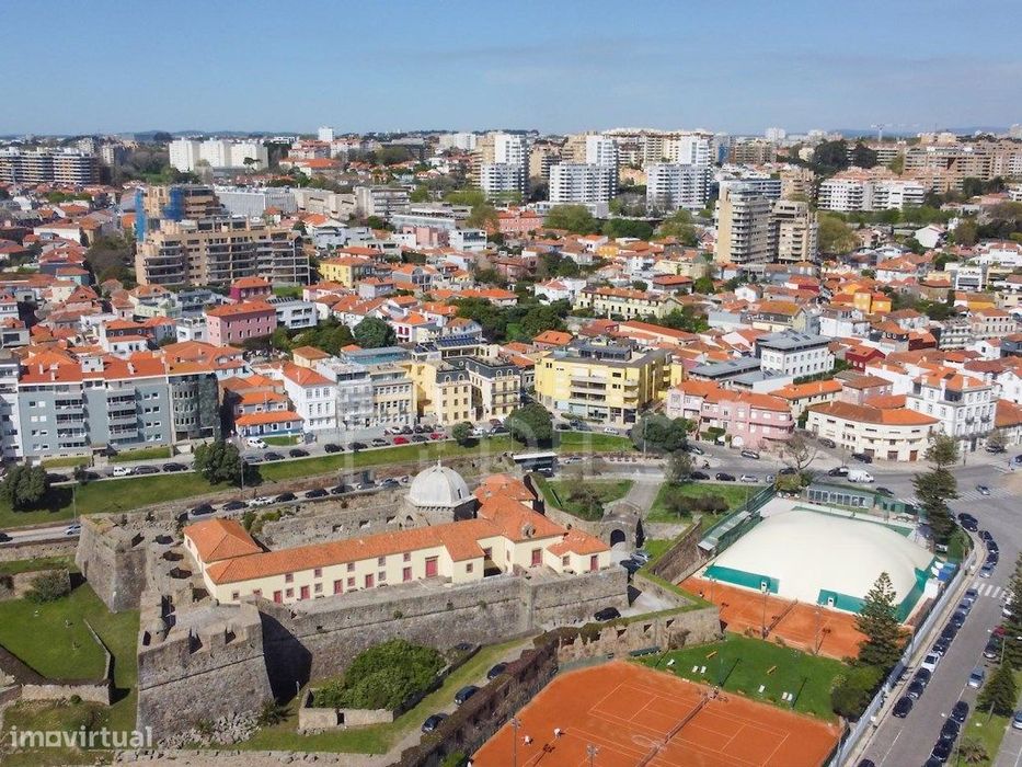 Apartamento T1 com varanda, na Foz do Douro