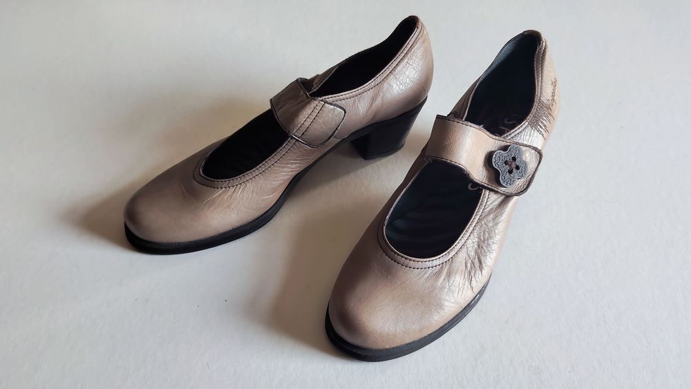 Sapatos Hispanitas bege/cinza