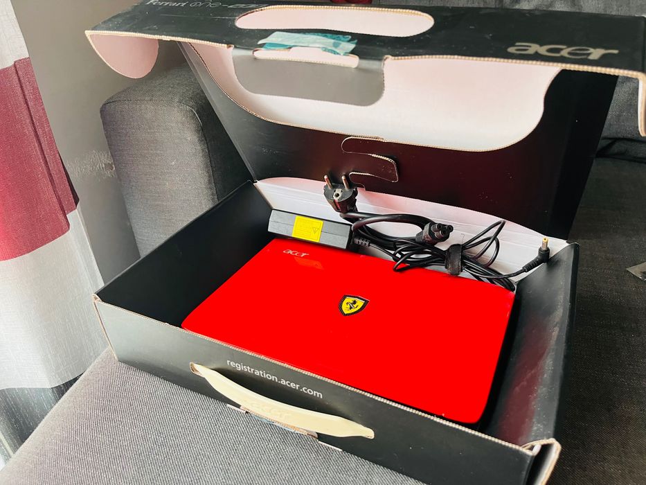 Portátil Acer Ferrari one-200