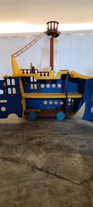 Vendo vários brinquedos