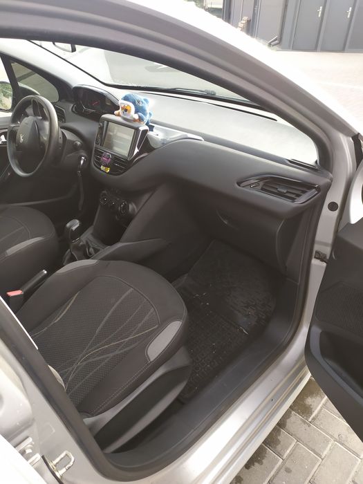 Peugeot 208 Пежо 208 2013