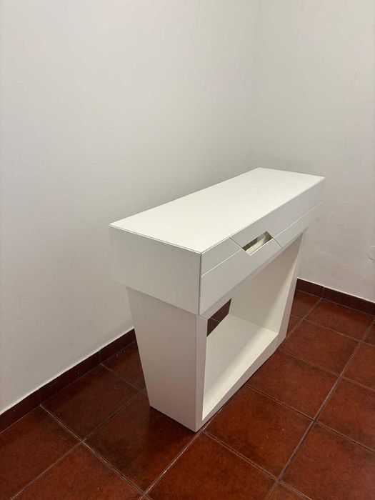 Estante como nova