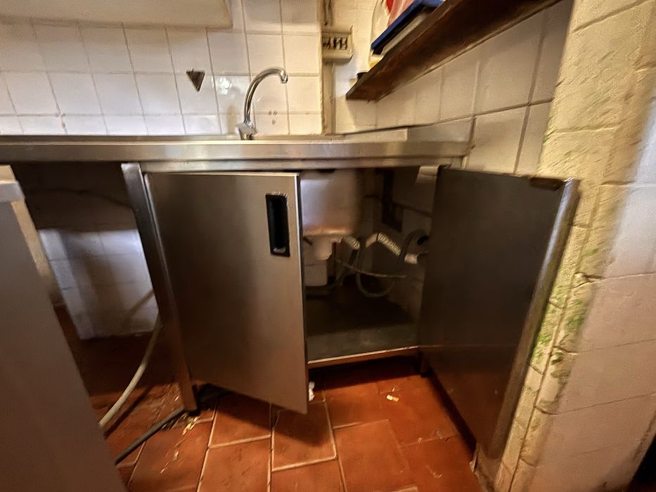 Bancada de inox com pia