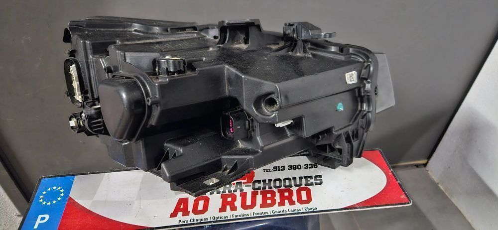 Farol esq para audi Q2