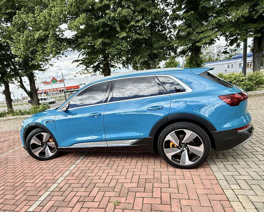 Audi e-tron 2019 VIN WAUZZZGE5KB005038 фото оголошення 7 з 24