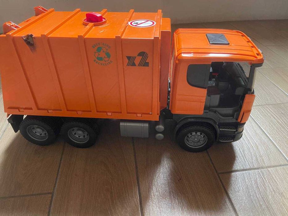 Іграшка Bruder Сміттєвоз Scania RR-series М1:16