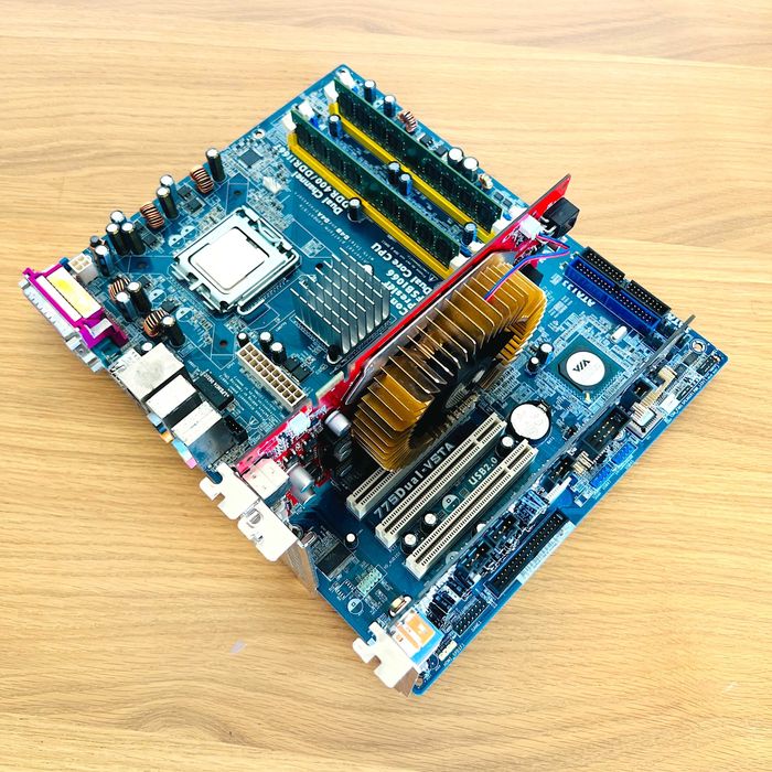 ASRock 775Dual-VSTA Socket 775 AGP Dual-Core GeForce Audigy Windows 98 XP MS-DOS TESTADO
