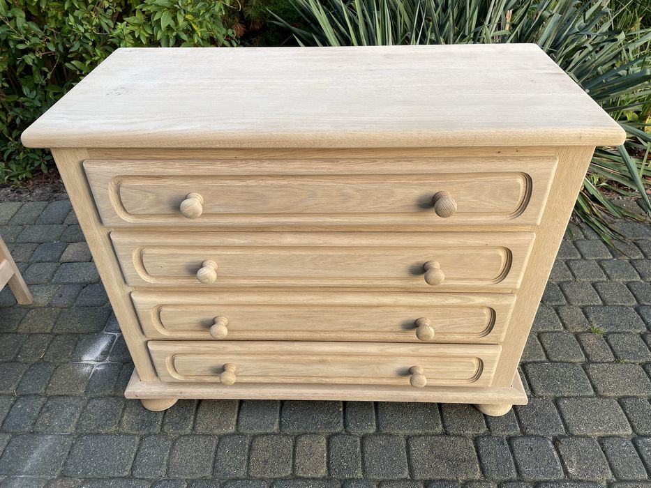 Komoda z szufladami dębowa stylowa oczyszczona ze starych powlok