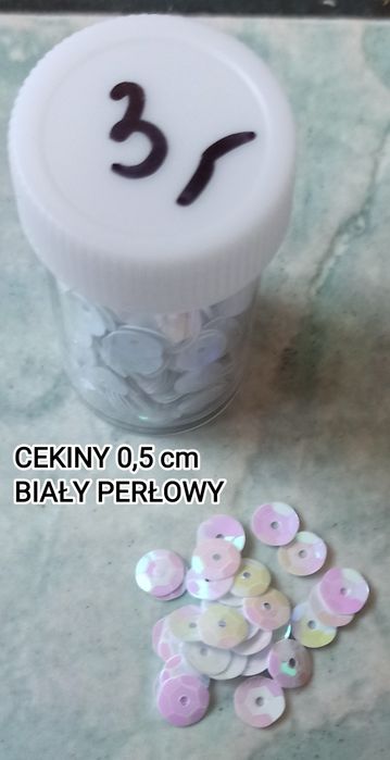Cekiny metaliczne, ozdoby.
