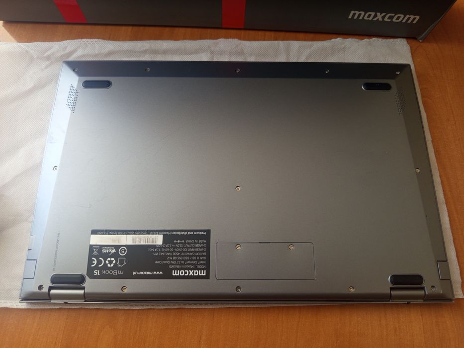 Laptop MAXCOM  mBook 15.6" 8GB RAM 256GB  ,WINDOWS 11 ,TORBA ,JAK NOWY