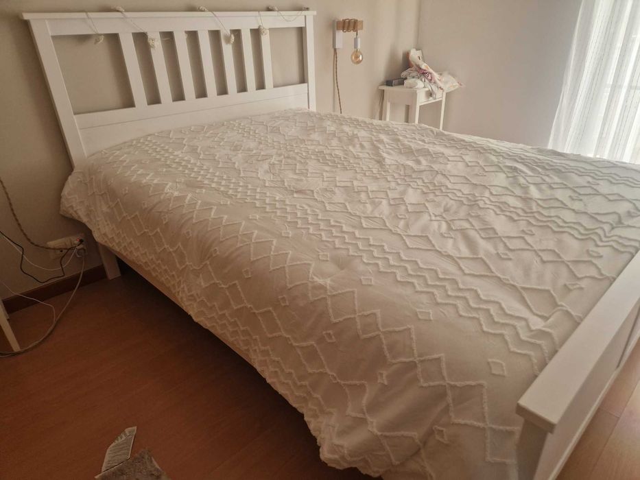 Cama HEMNES 140×200 + gavetas de arrumação